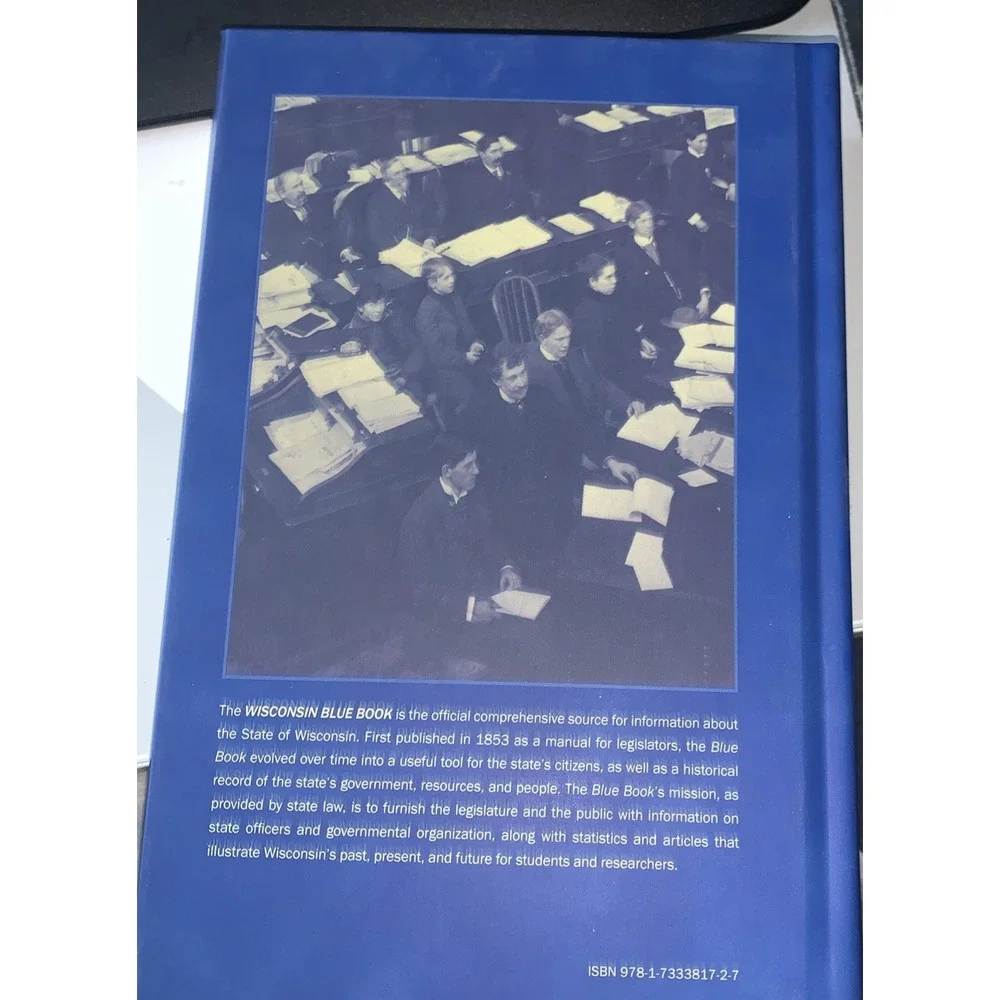 2023-2024 Wisconsin‎ Blue Book - Hardcover